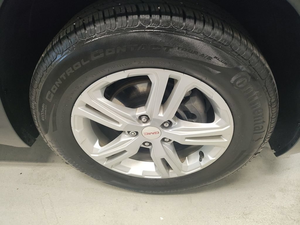 Used 2019 GMC Terrain SLE w/ Driver Convenience Package FWD image 4