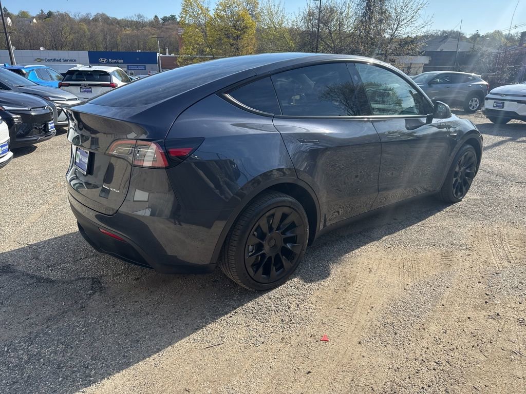 Used 2024 Tesla Model Y Long Range AWD/4WD image 6