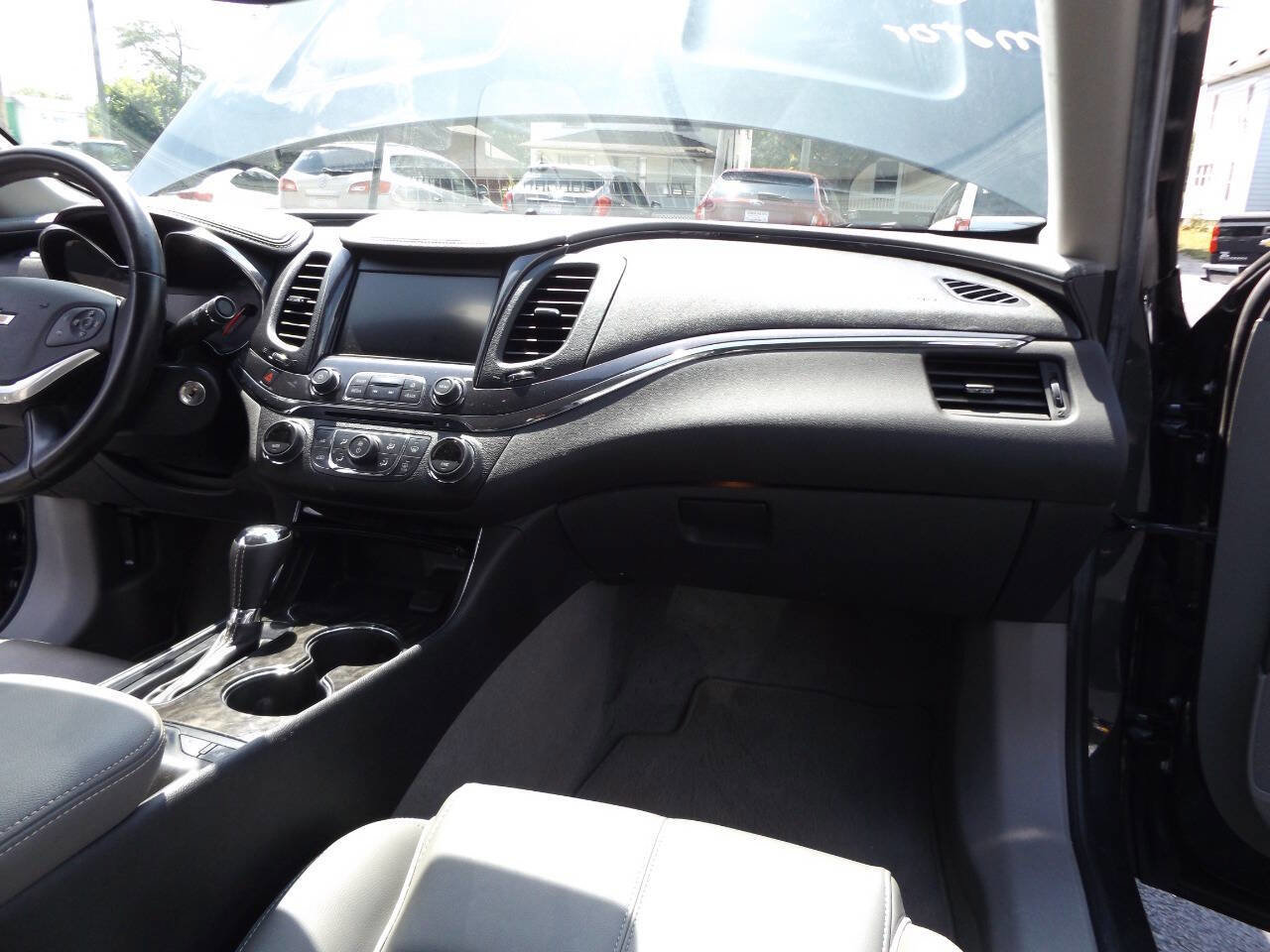 Used 2014 Chevrolet Impala LT w/ Premium Seating Package image 26