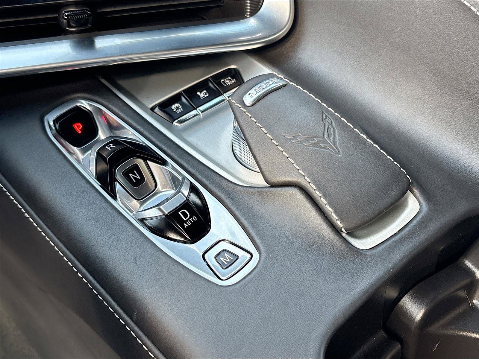 Used 2021 Chevrolet Corvette Stingray Premium Cpe w/ Z51 Performance Package image 18