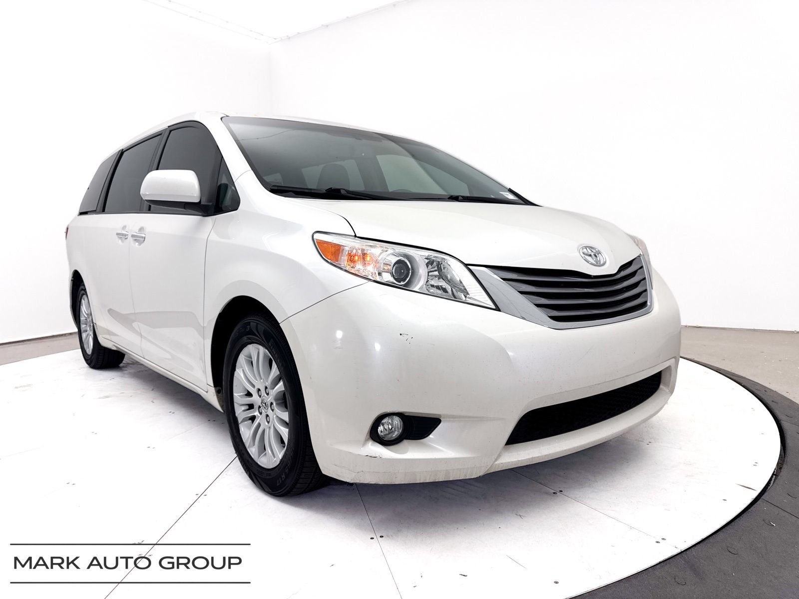 Used 2015 Toyota Sienna XLE