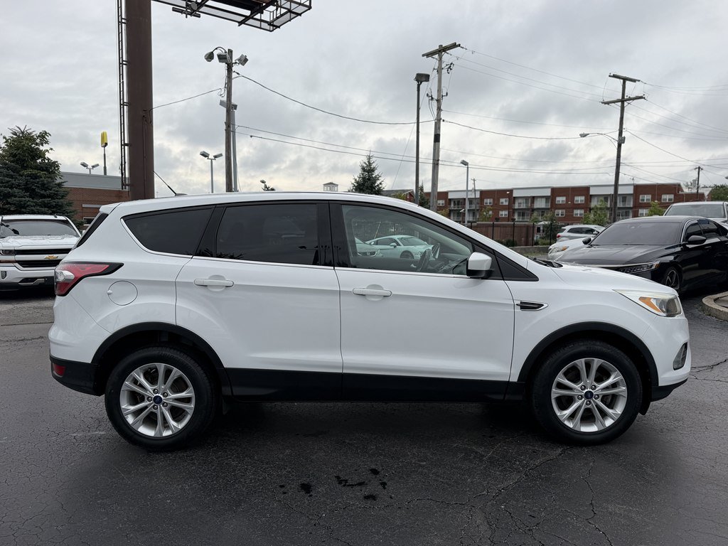 Used 2017 Ford Escape SE FWD image 8