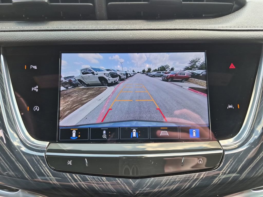 Used 2023 Cadillac XT6 Premium Luxury w/ Technology Package FWD image 27