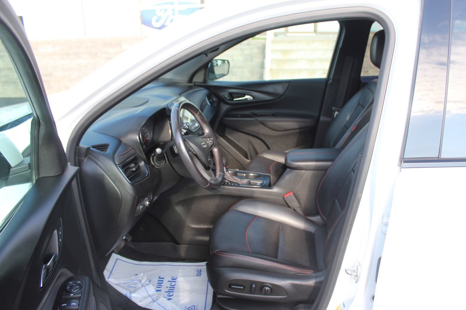 Used 2022 Chevrolet Equinox RS w/ RS Leather Package FWD image 20