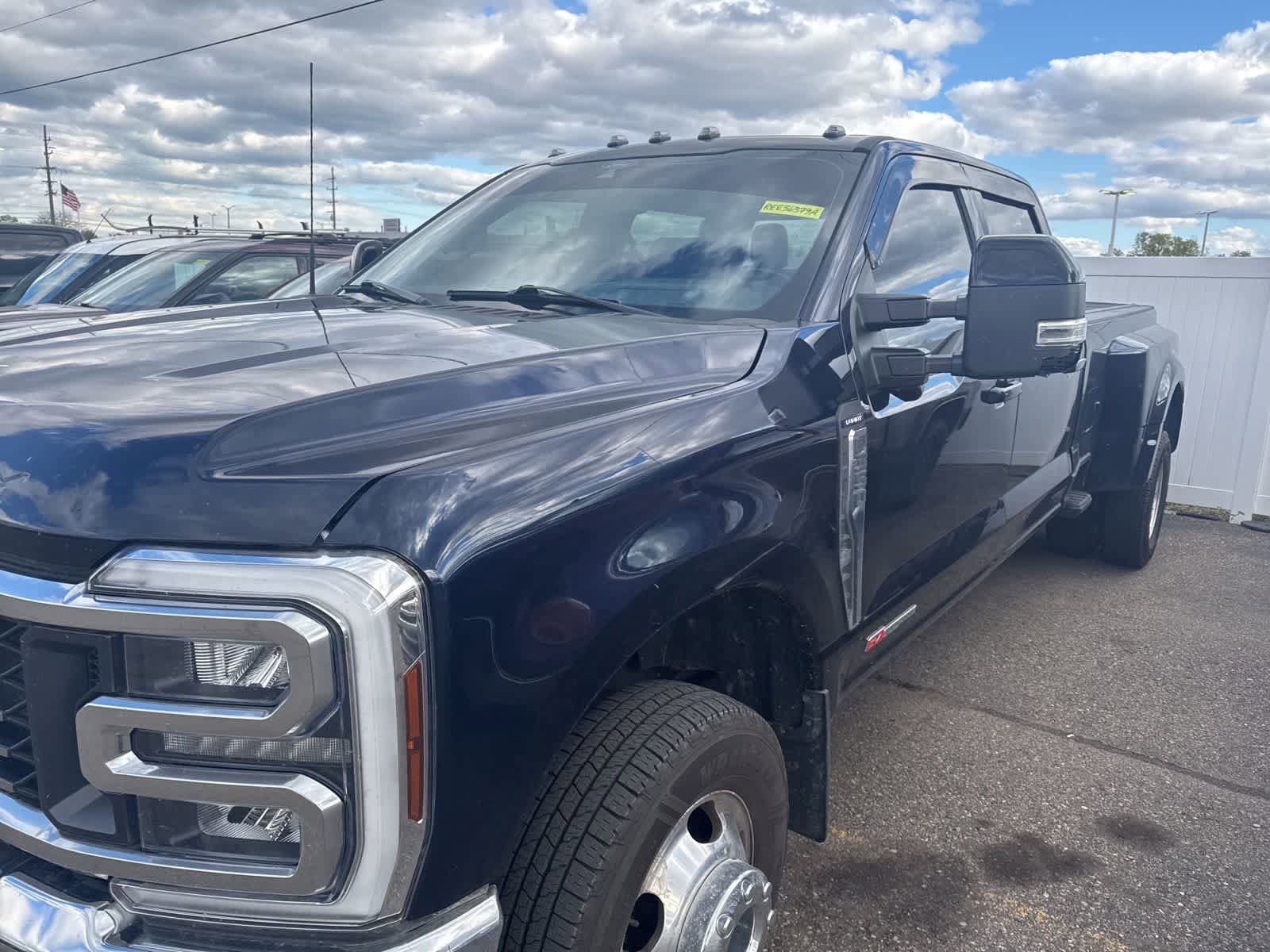 Used 2024 Ford F350 Lariat w/ Lariat Ultimate Package AWD/4WD image 3