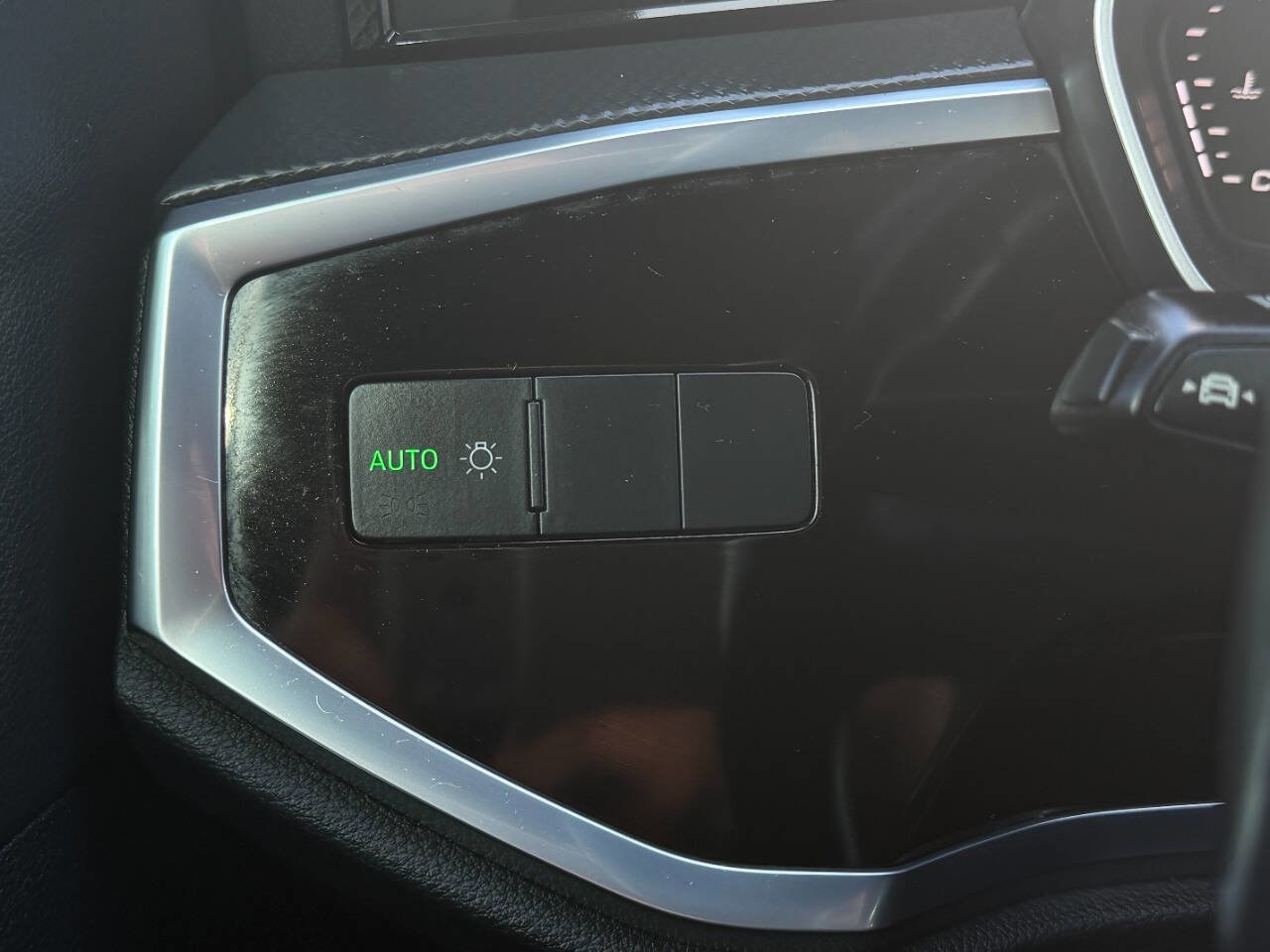 Used 2022 Audi Q3 2.0T Premium image 39