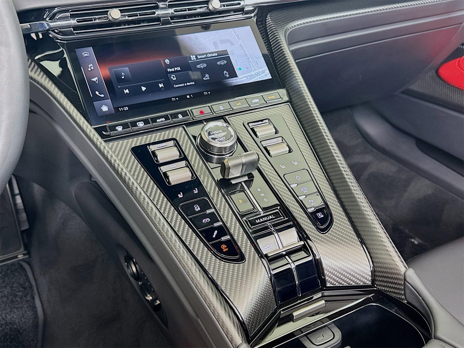 Used 2025 Aston Martin DB12 Convertible image 13