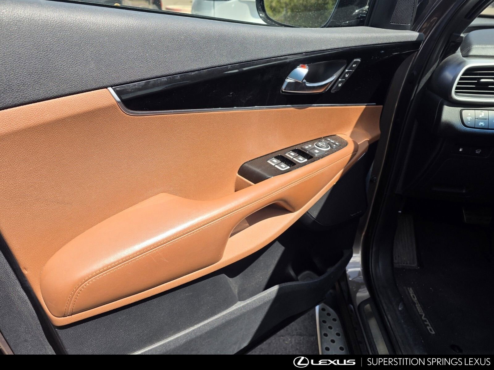 Used 2019 Kia Sorento SX image 10