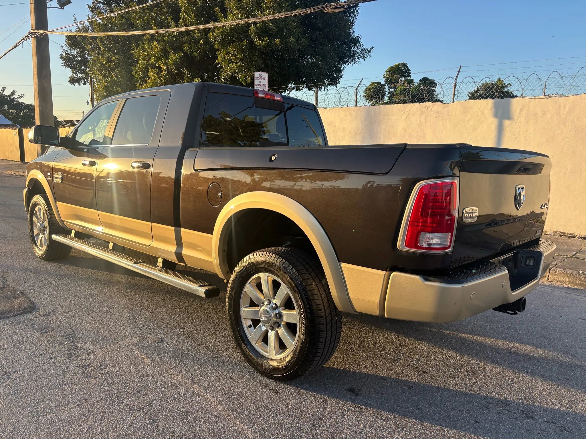 Used 2017 RAM 2500 Longhorn w/ Convenience Group image 3
