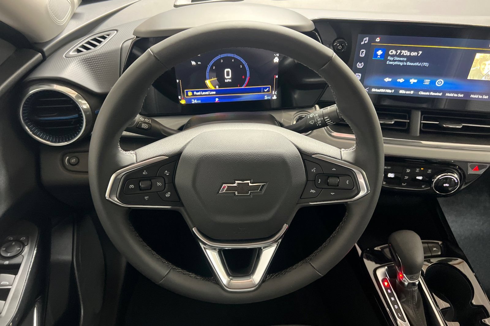 New 2026 Chevrolet Trax LT w/ Midnight Edition FWD image 14