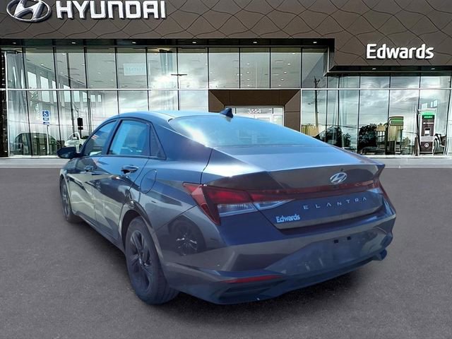 Used 2021 Hyundai Elantra SEL FWD image 3