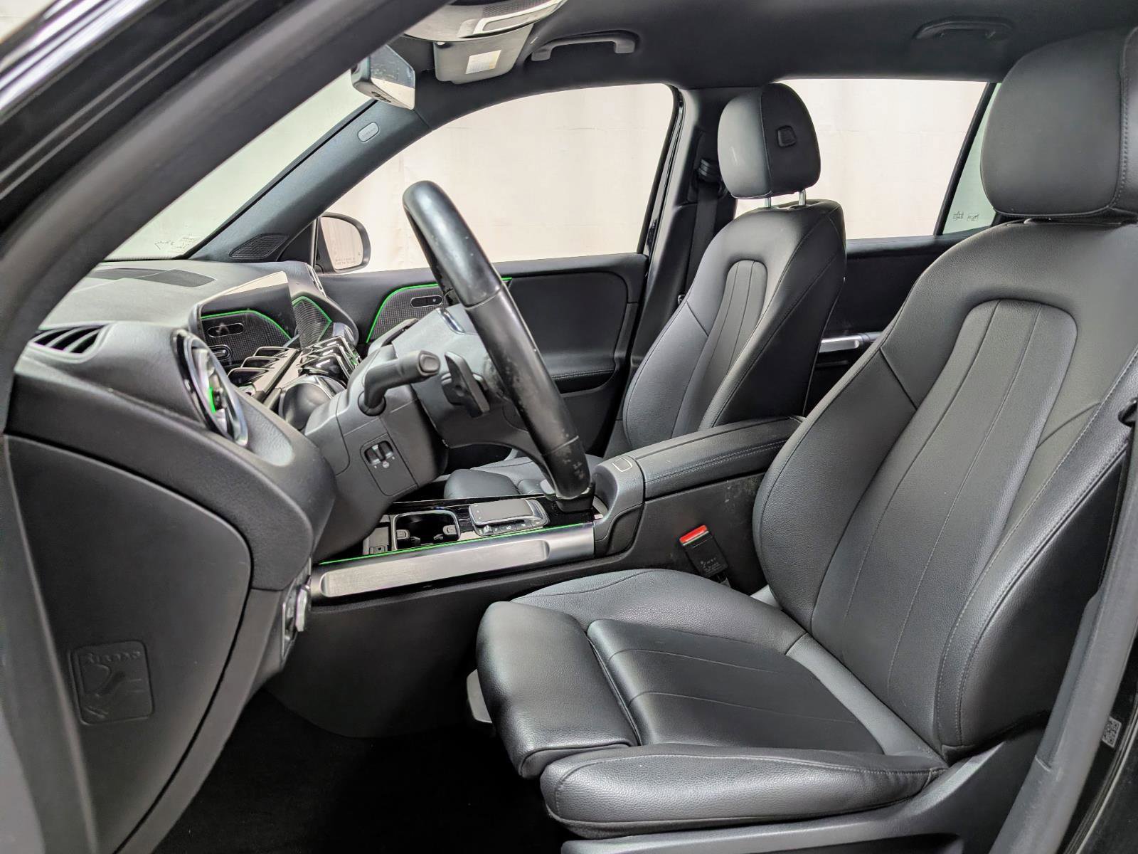 Used 2023 Mercedes-Benz EQB 300 4MATIC image 16