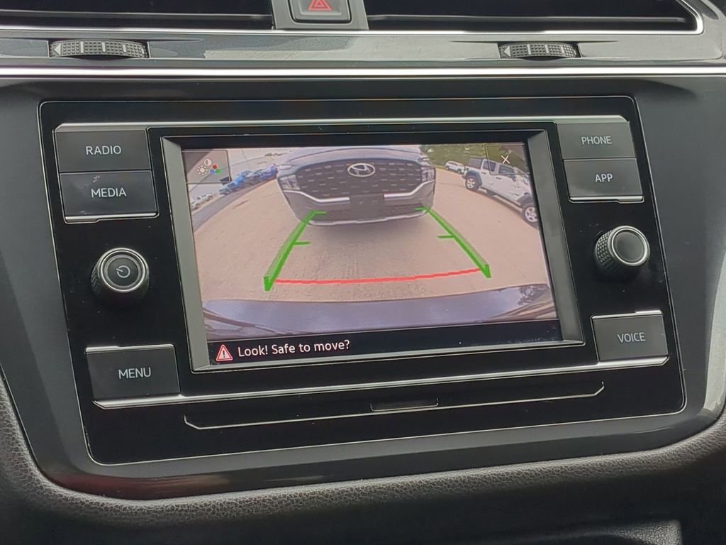 Used 2022 Volkswagen Tiguan S image 21