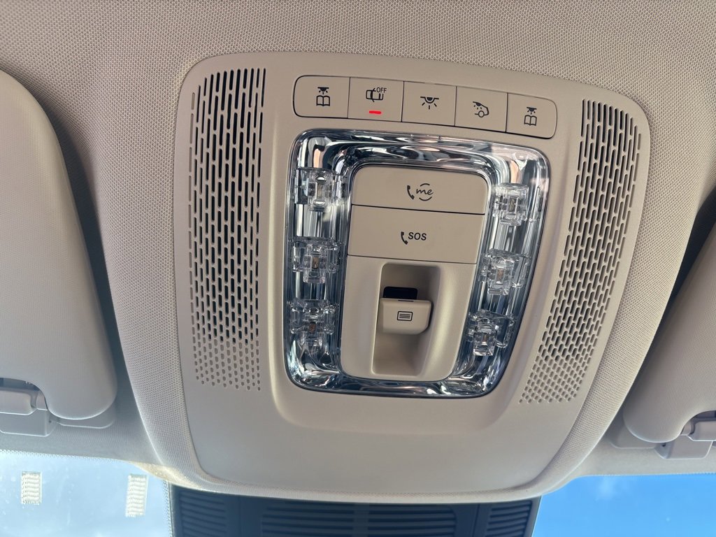 Used 2025 Mercedes-Benz GLS 450 4MATIC image 30