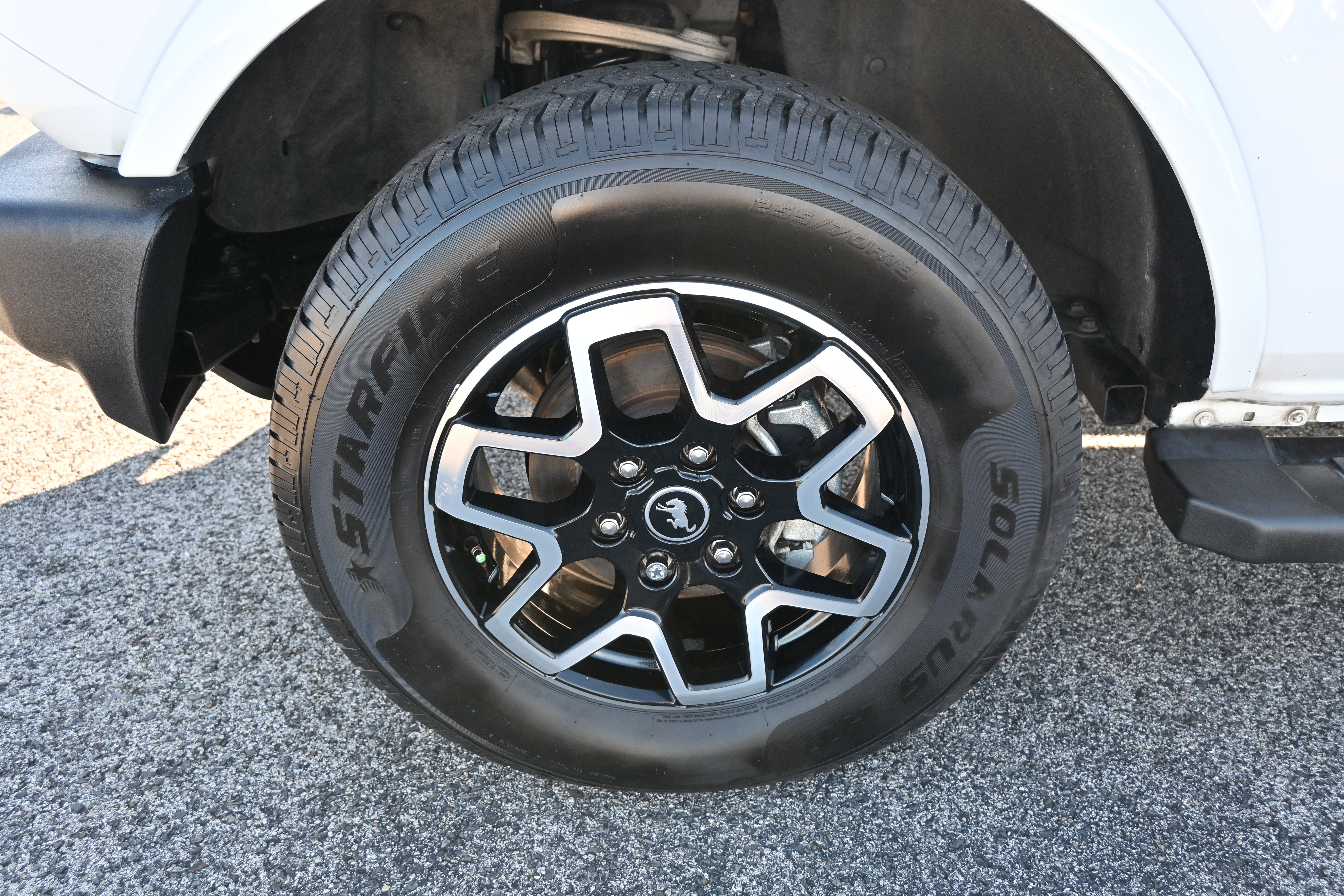 Used 2022 Ford Bronco Outer Banks image 9