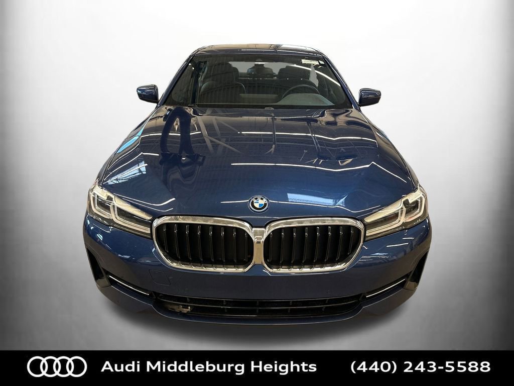 Used 2023 BMW 530e xDrive w/ Luxury Seating Package image 9