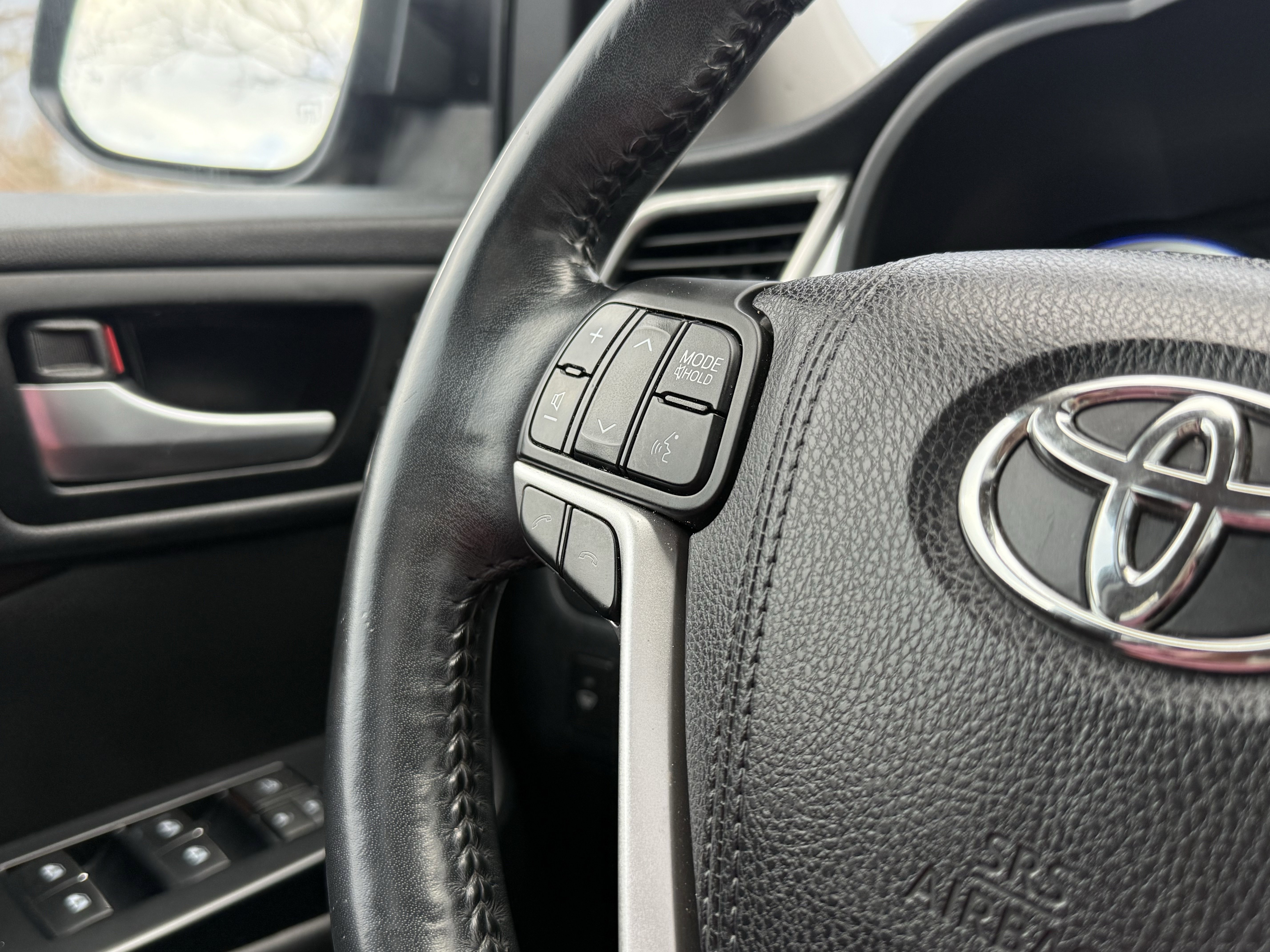 Used 2017 Toyota Highlander Limited image 20