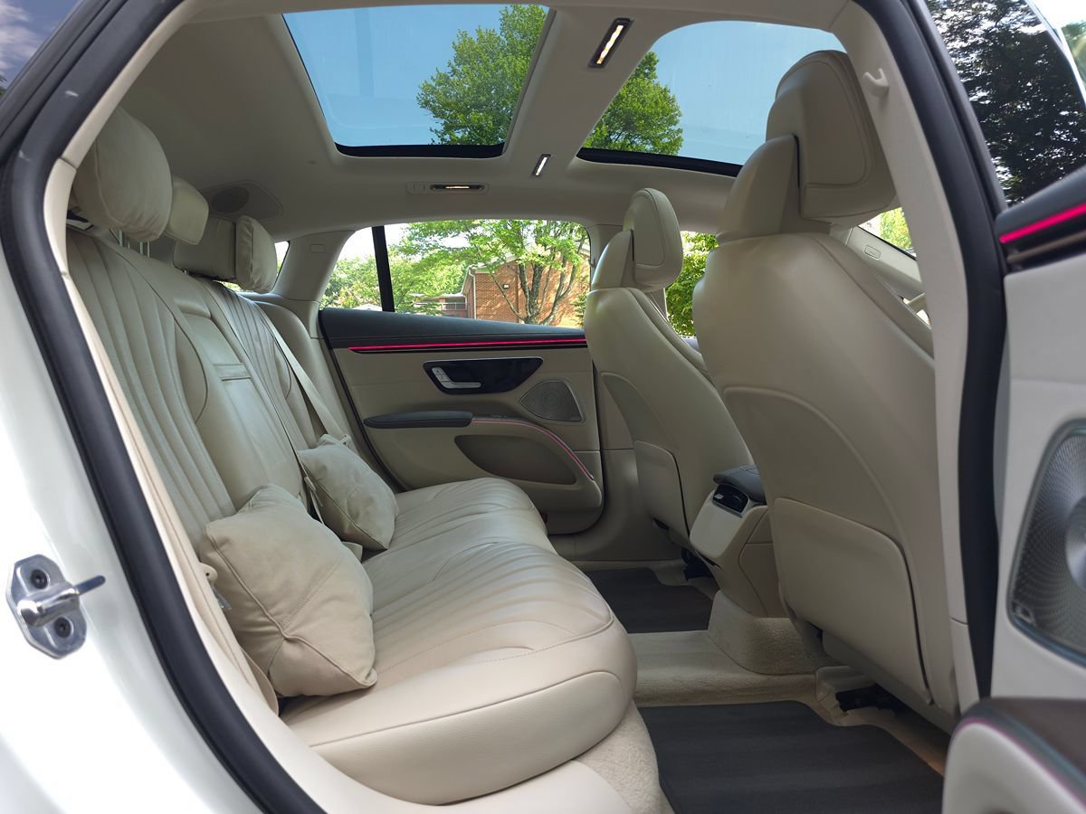 Used 2023 Mercedes-Benz EQS 450+ Sedan image 18
