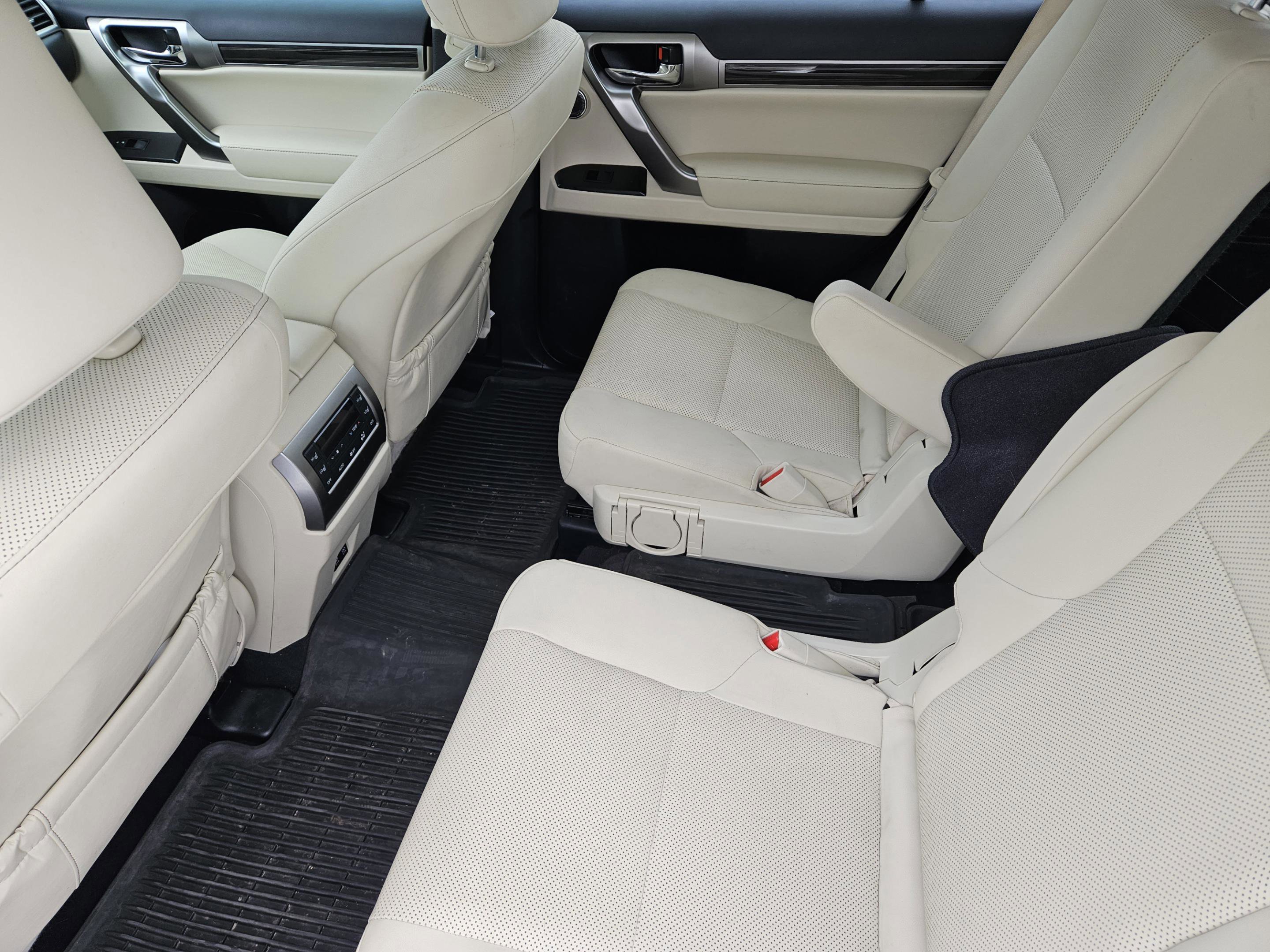 Used 2023 Lexus GX 460 Premium w/ Accessory Package image 30