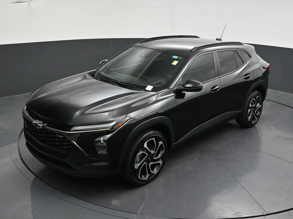 Used 2025 Chevrolet Trax RS FWD image 15