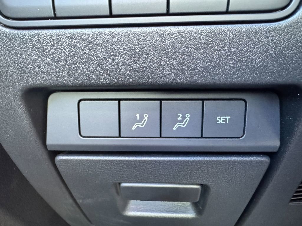 Certified 2025 MAZDA MAZDA3 Carbon image 17