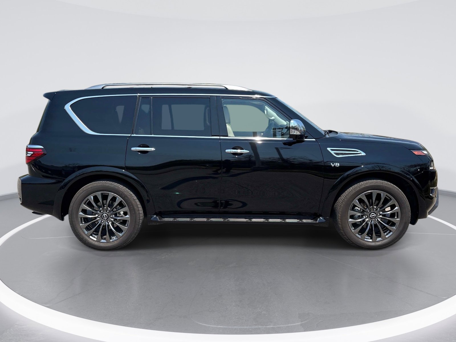Used 2022 Nissan Armada Platinum w/ Captain's Chairs Package image 9