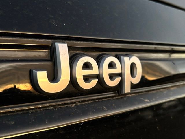 Certified 2025 Jeep Grand Cherokee Limited w/ Luxury Tech Group II image 25