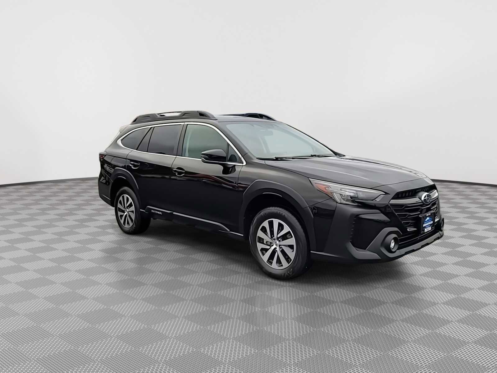 Used 2023 Subaru Outback Premium image 2