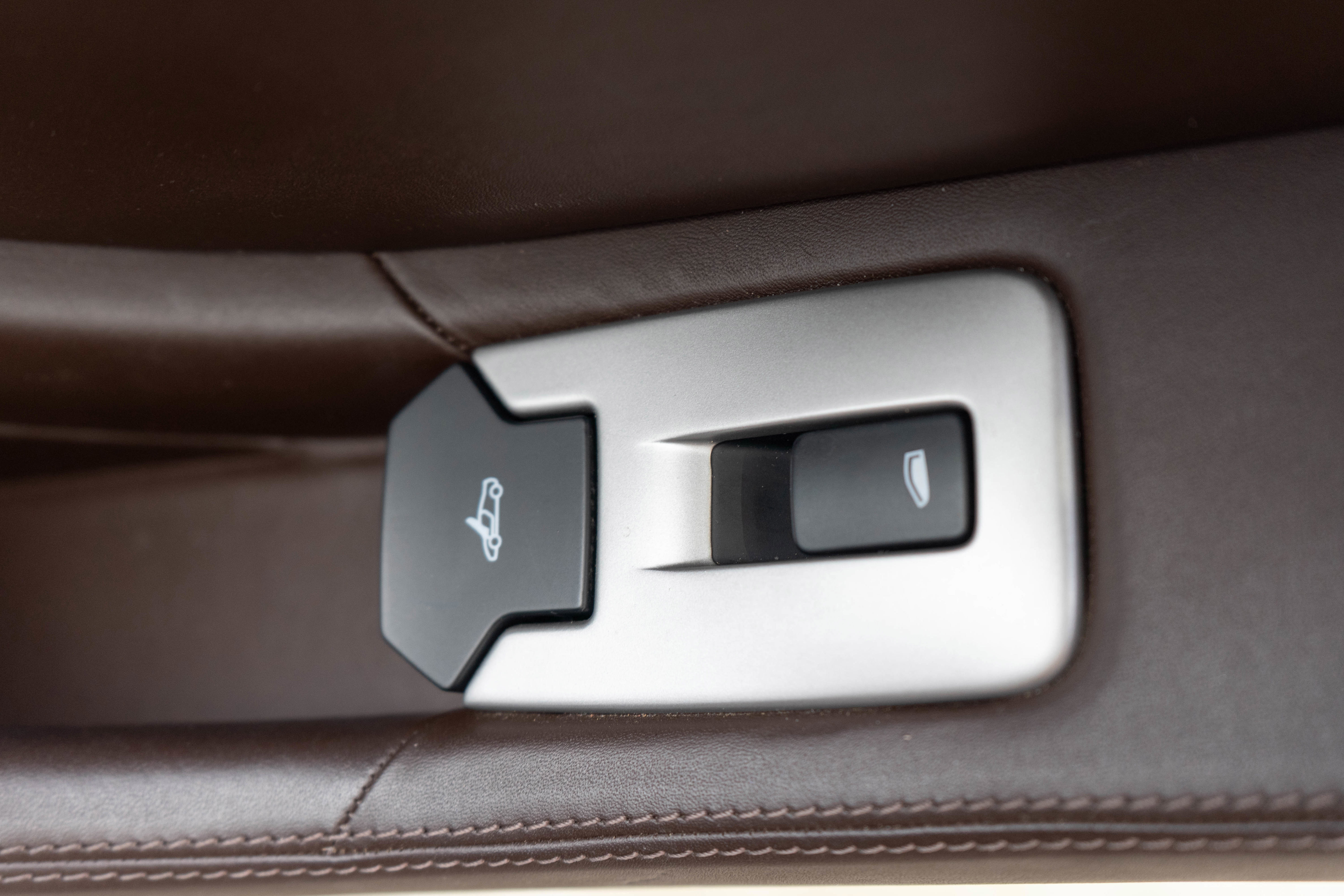 Used 2015 McLaren 650S Spider image 29