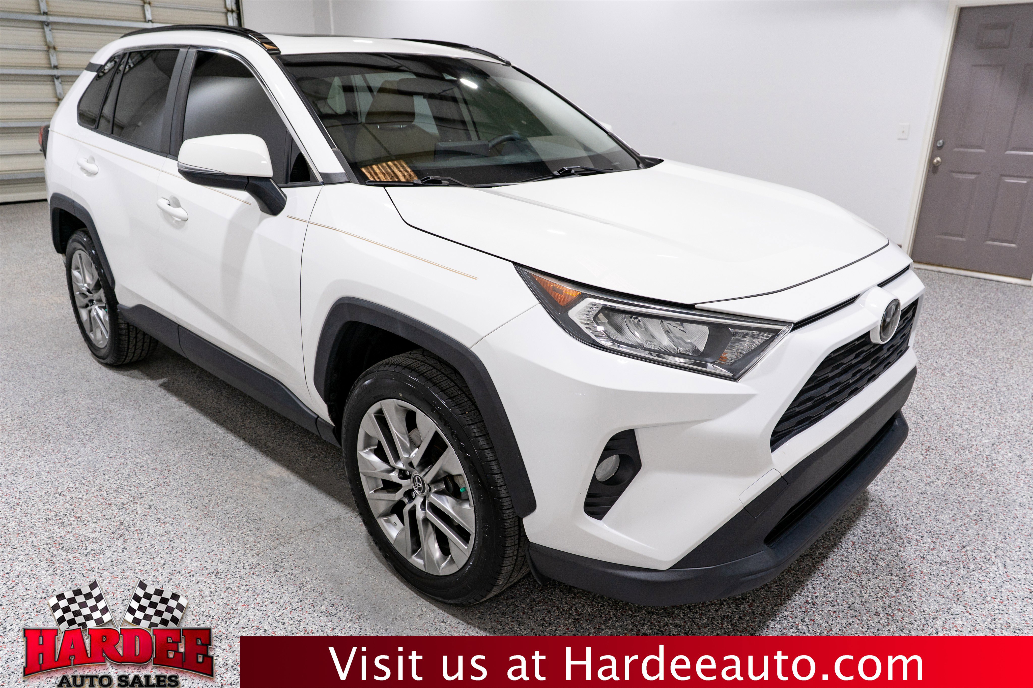 Used 2019 Toyota RAV4 XLE Premium image 6