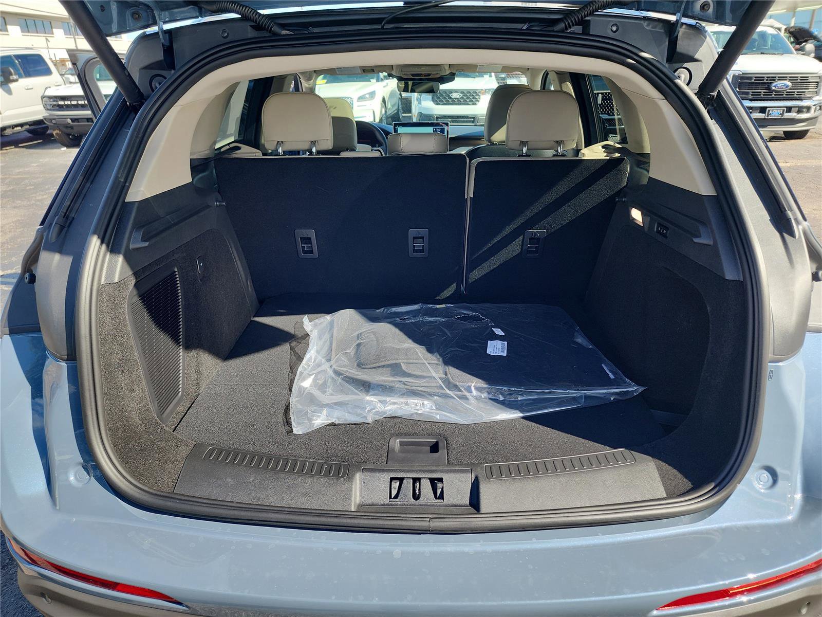 New 2026 Lincoln Corsair Reserve image 19