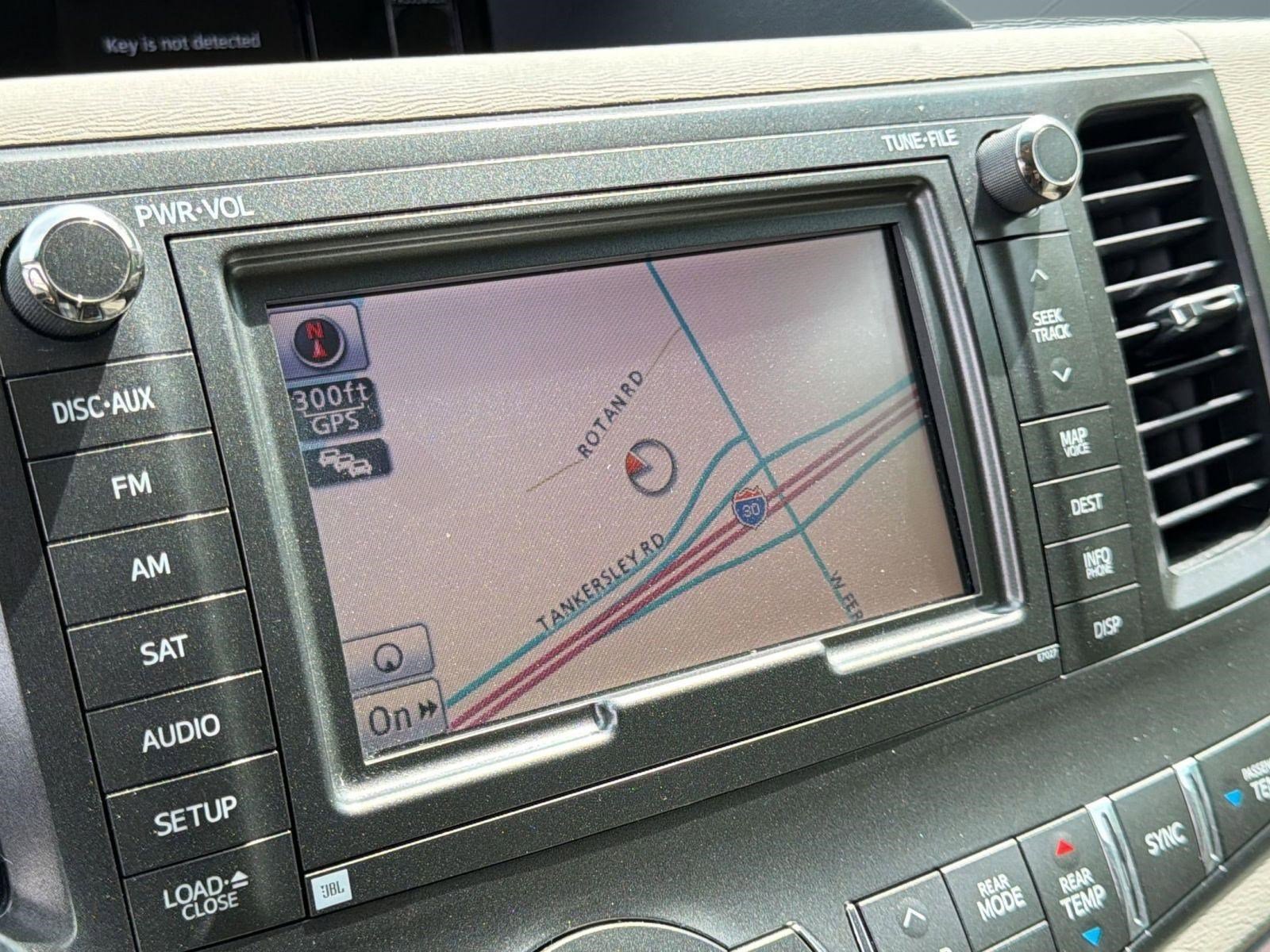 Used 2012 Toyota Sienna Limited w/ Premium Pkg image 25