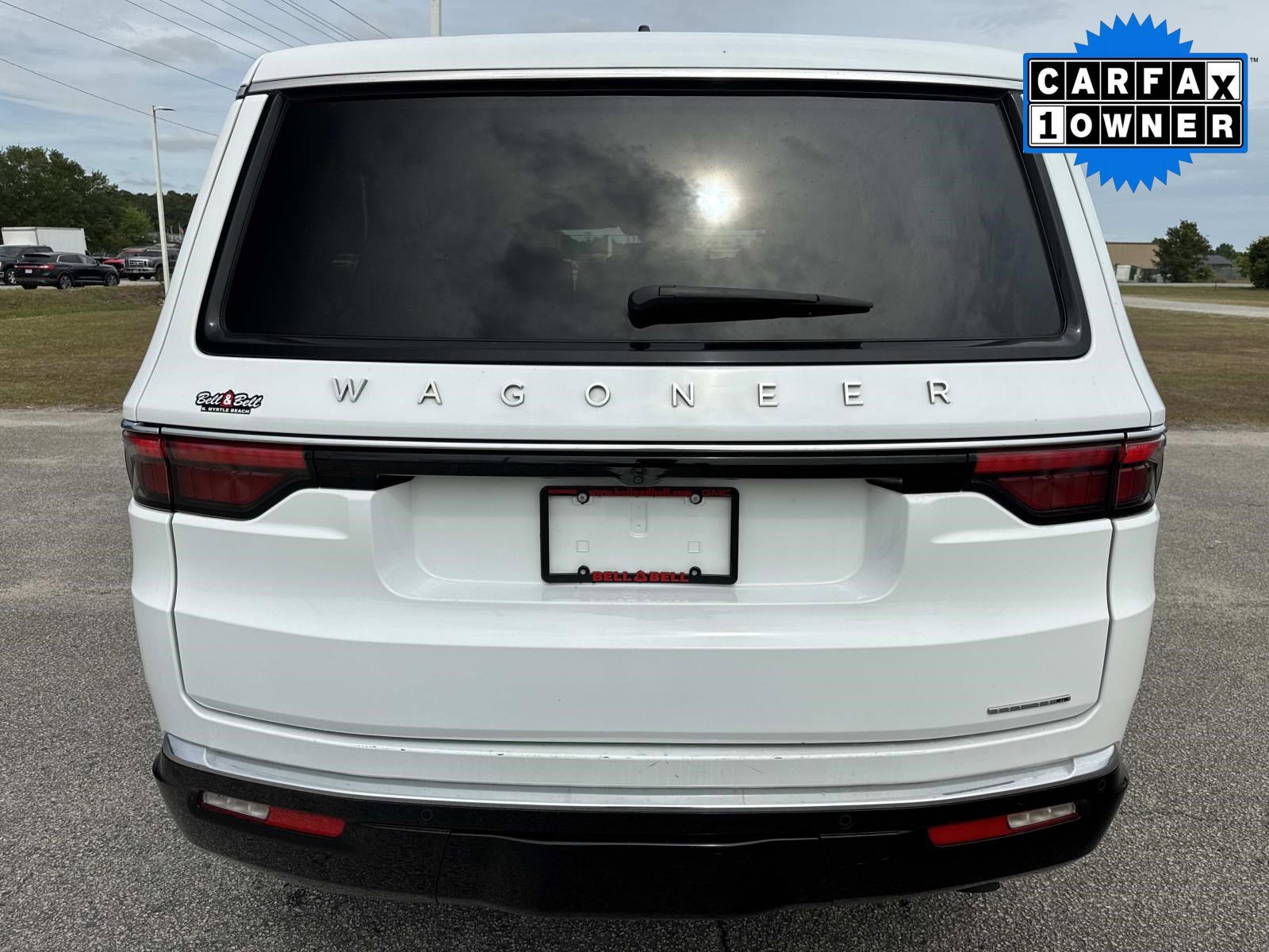 Used 2024 Jeep Wagoneer Series II w/ Flexible Seating Group RWD image 5