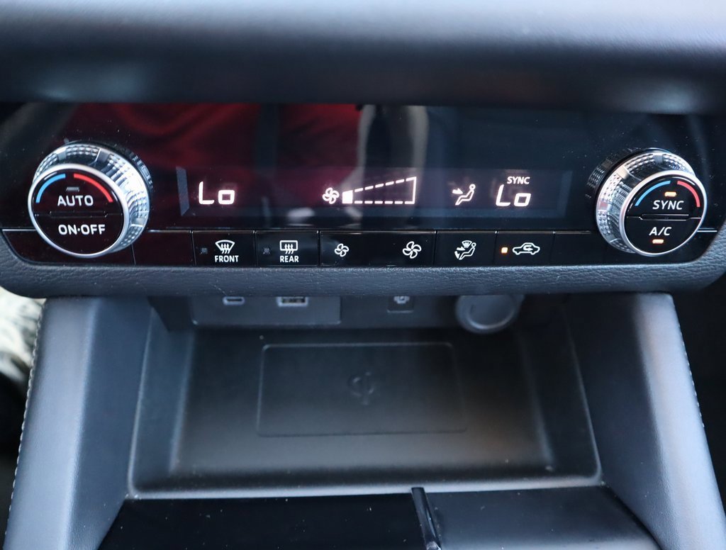 Used 2024 Mitsubishi Outlander SE Black Edition image 19