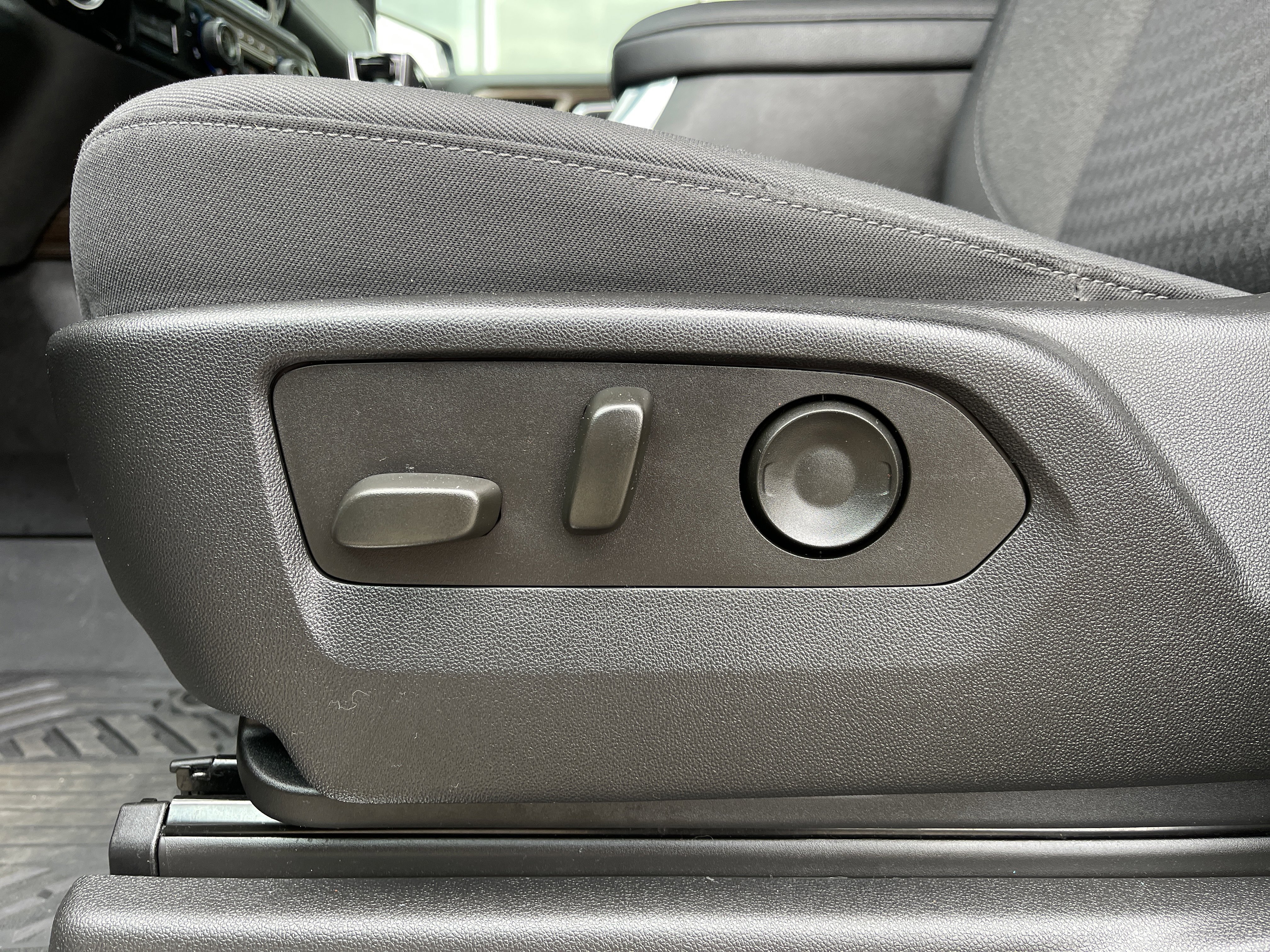 Used 2022 Chevrolet Silverado 1500 RST w/ Z71 Off-Road Package image 18