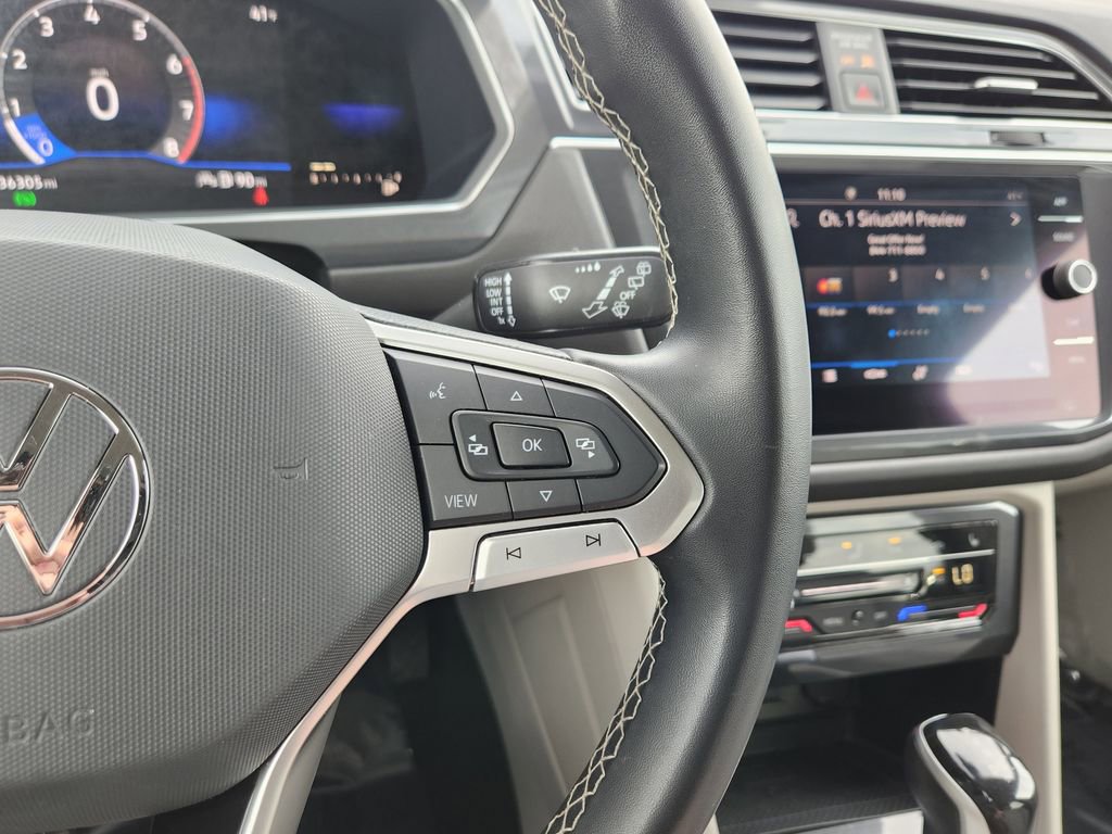 Used 2022 Volkswagen Tiguan SE image 17