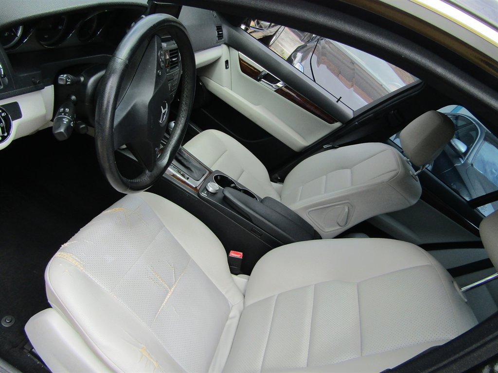Used 2009 Mercedes-Benz C 350 Sport image 9