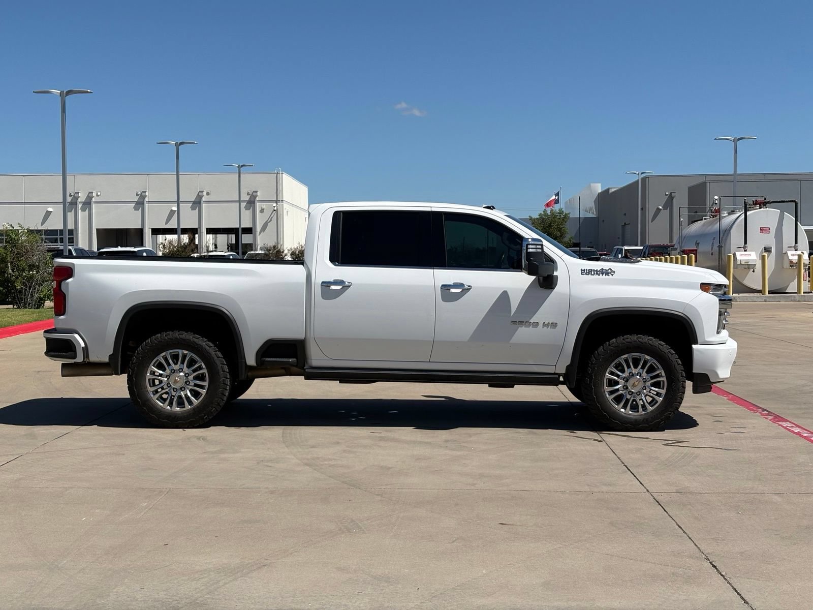 Used 2022 Chevrolet Silverado 2500 High Country w/ Safety Package II AWD/4WD image 8