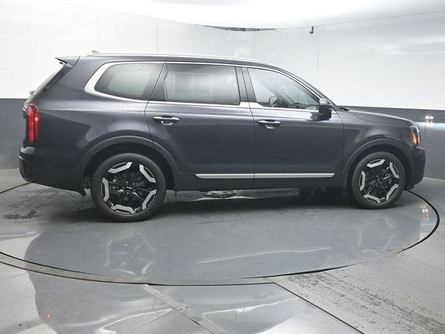 Used 2025 Kia Telluride S FWD image 8