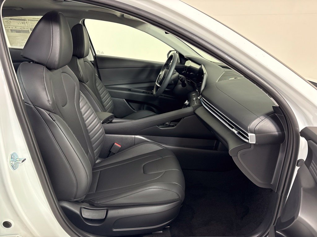 New 2026 Hyundai Elantra Limited FWD image 12