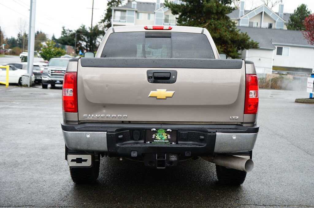 Used 2013 Chevrolet Silverado 3500 LTZ image 4