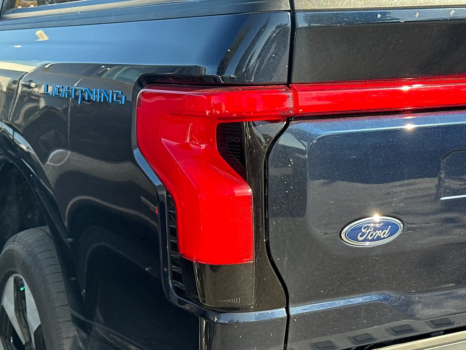 Used 2023 Ford F150 Lightning Platinum AWD/4WD image 8
