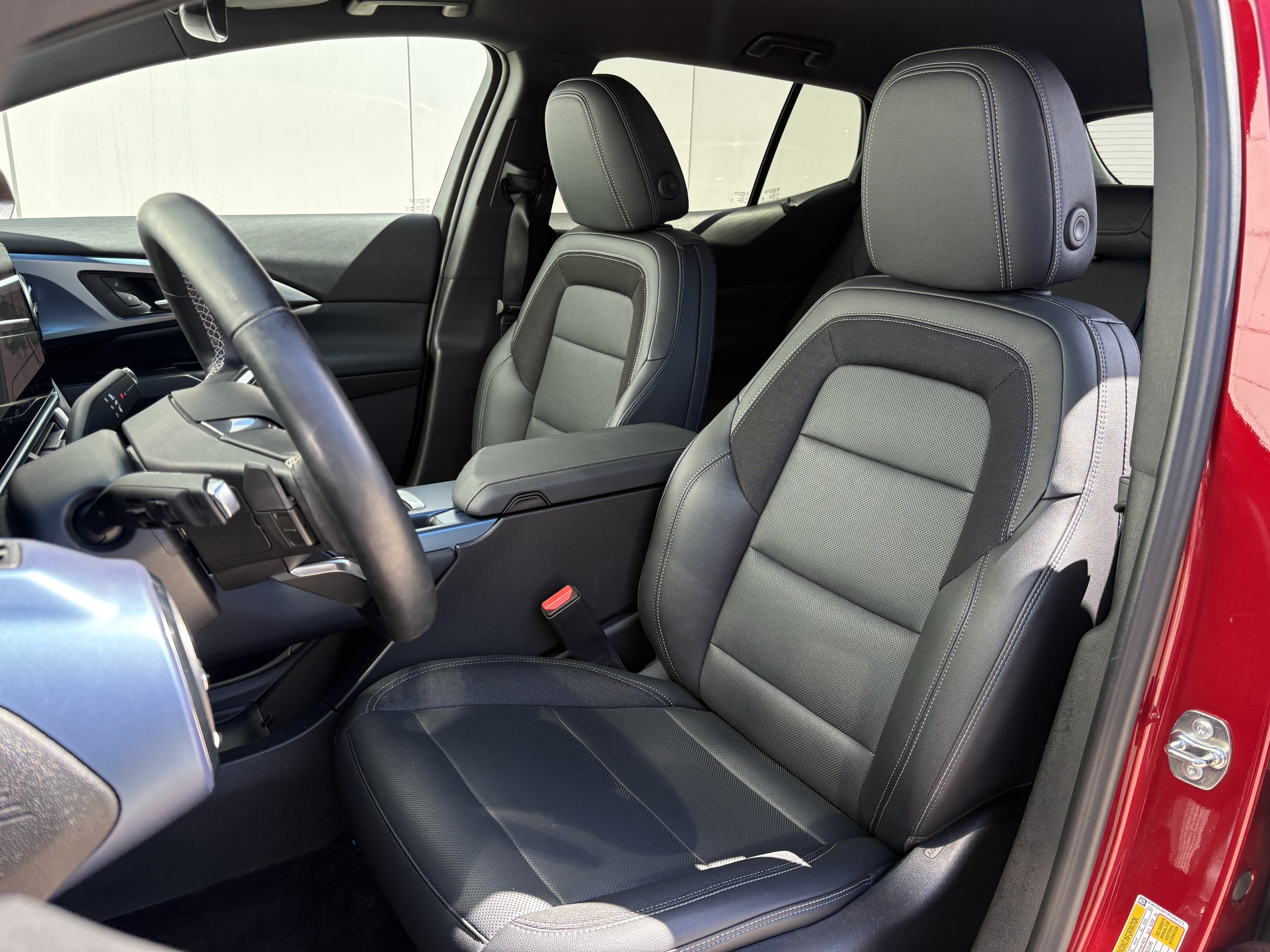 Used 2024 Chevrolet Equinox EV LT AWD/4WD image 11