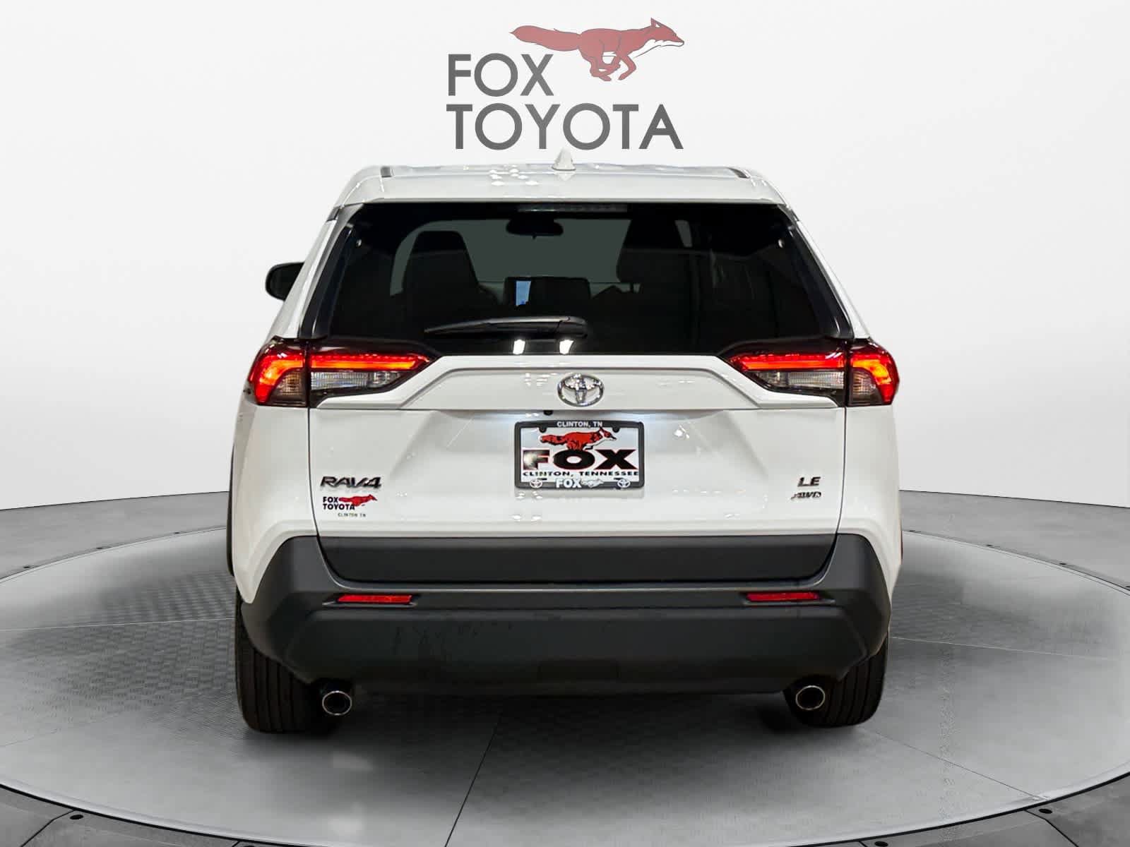 Used 2025 Toyota RAV4 LE AWD/4WD image 5