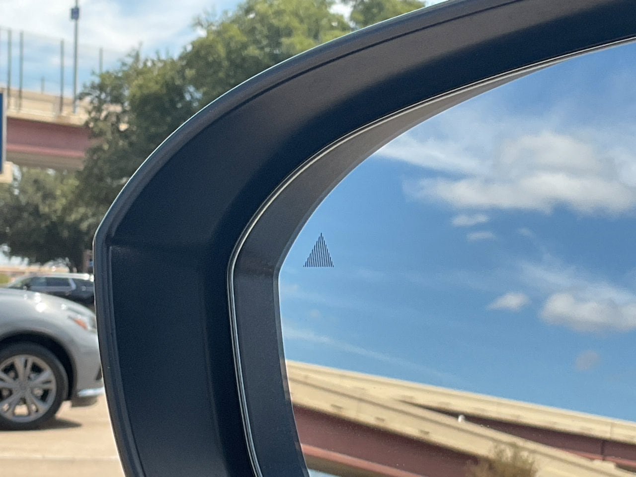 Used 2025 Nissan Rogue SV FWD image 18