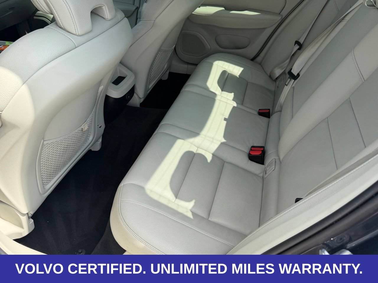 Certified 2024 Volvo S60 B5 Plus FWD image 33