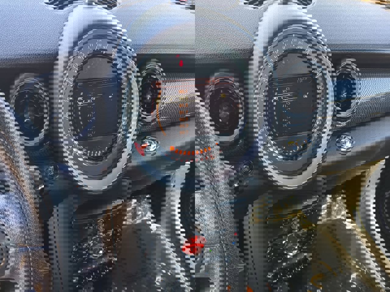 Used 2015 MINI Cooper S image 16