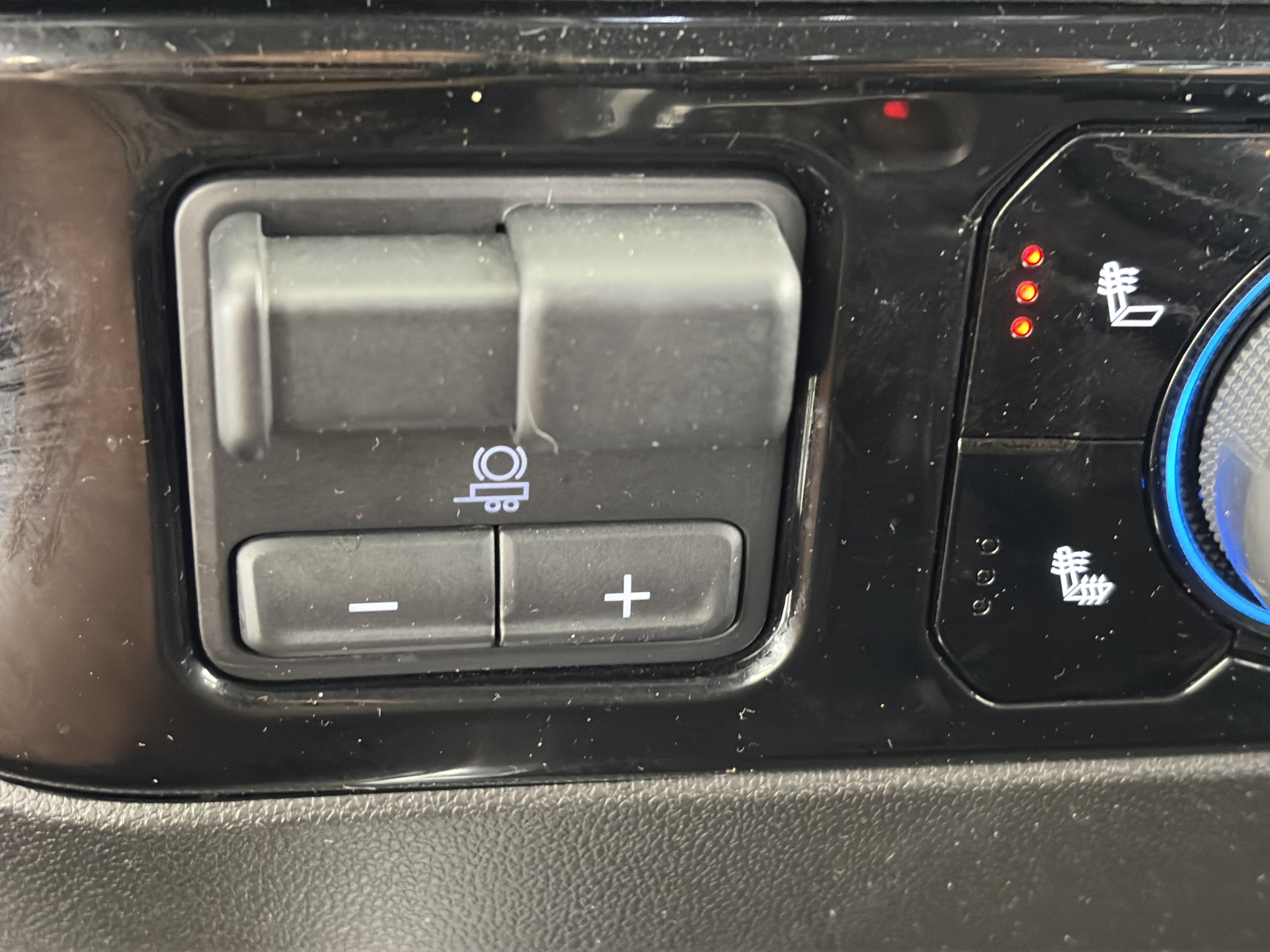 Used 2024 Chevrolet Silverado 1500 RST w/ Z71 Off-Road Package image 16