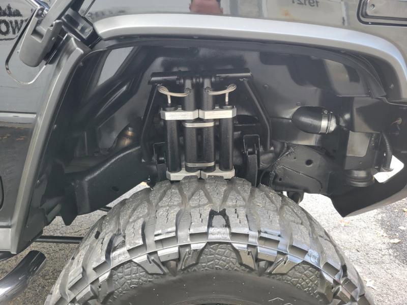 Used 2005 HUMMER H2 SUT w/ Preferred Equipment Group image 27