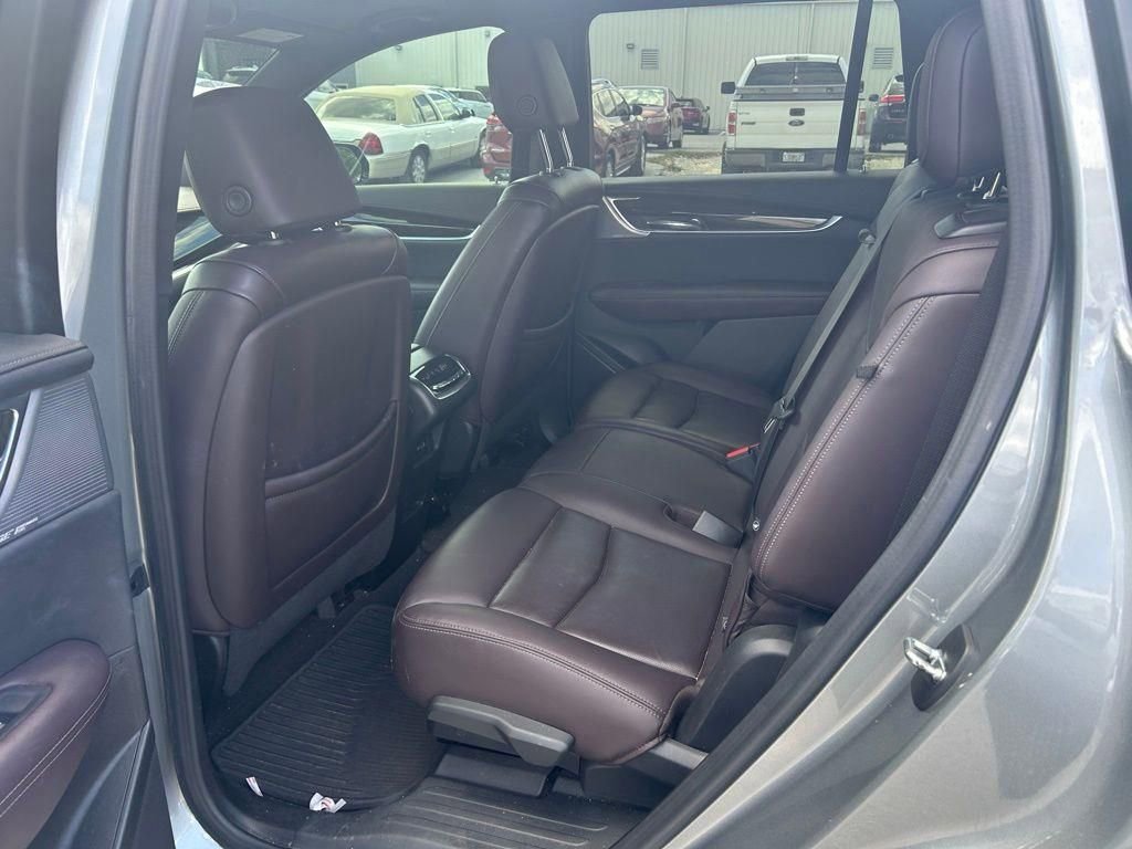 Used 2023 Cadillac XT6 Premium Luxury w/ Technology Package image 9